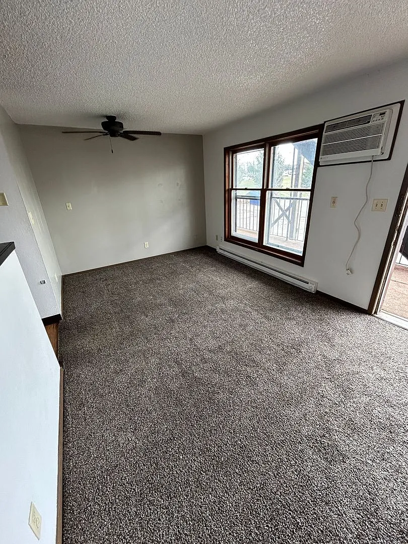 3719 W 9th St — Photo 2