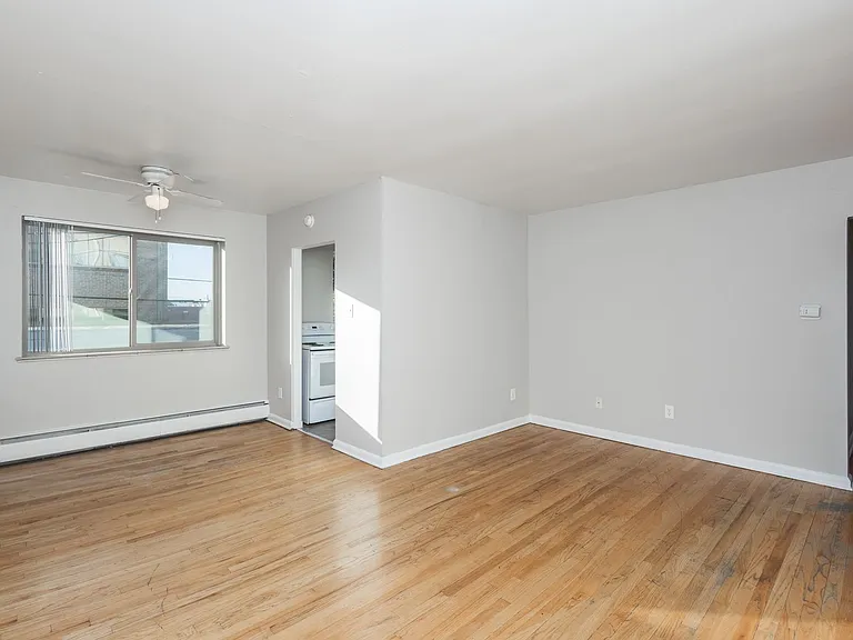 Jersey Apartments — Photo 16