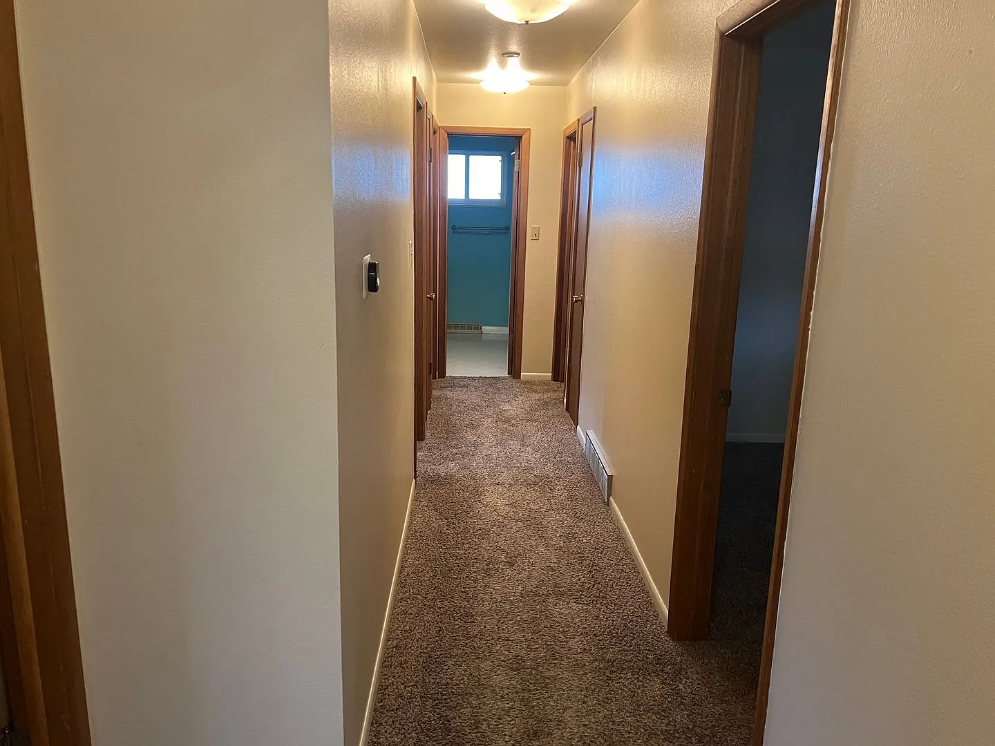 Beautiful 4bdrm Home In Johnstown Avail NOW! — Photo 4
