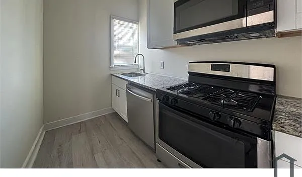 3 bed, 1044 sqft, $1,750 — Photo 2