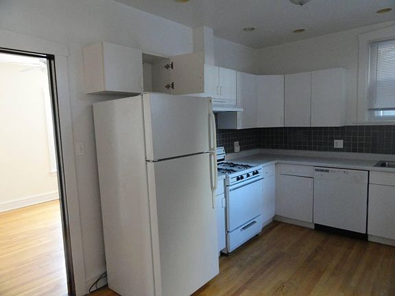 2nd image of 2950 W Cullom Ave APT 1