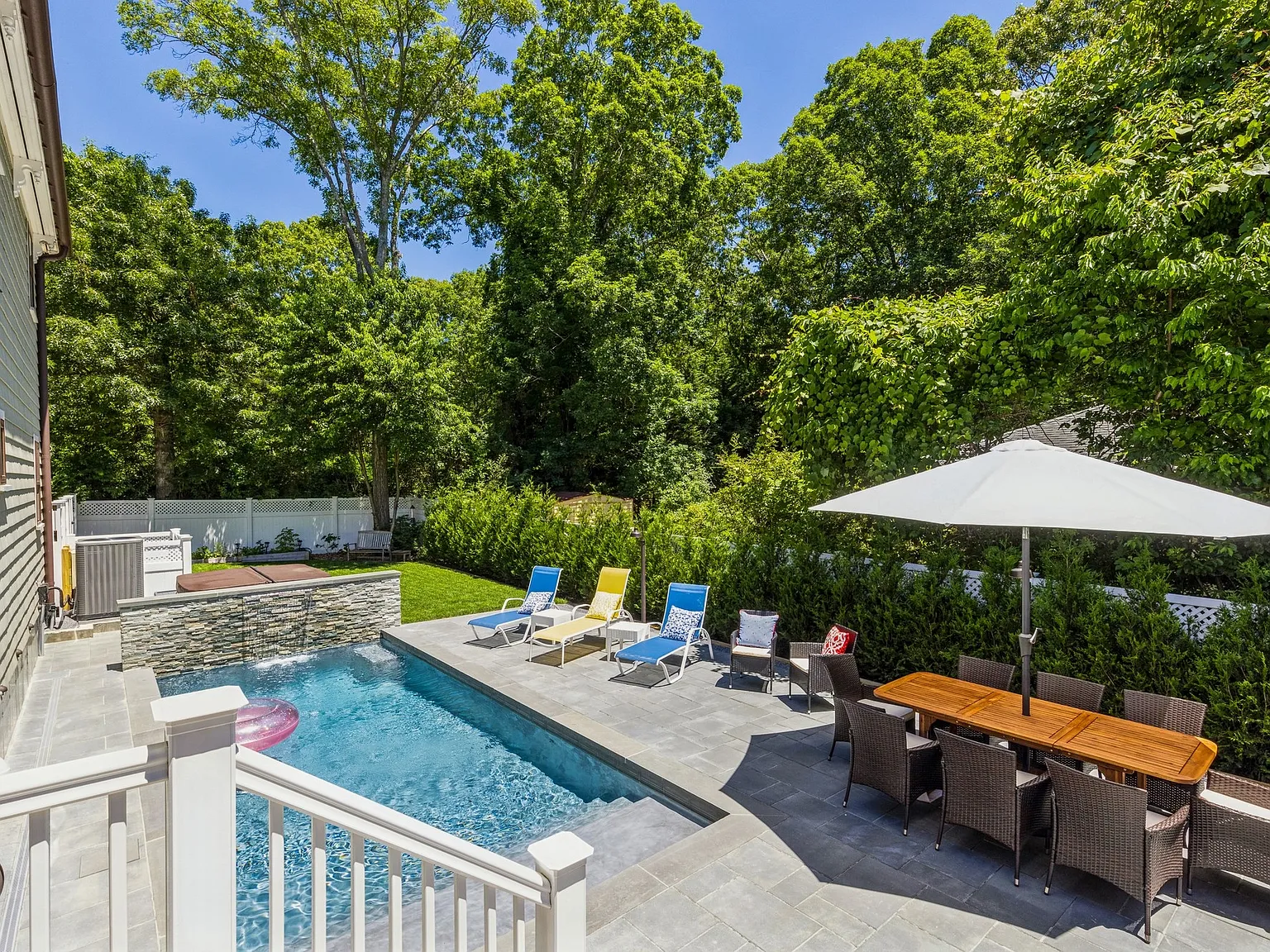 Charming Victorian Summer Rental in Sag Harbor Village. — Photo 3