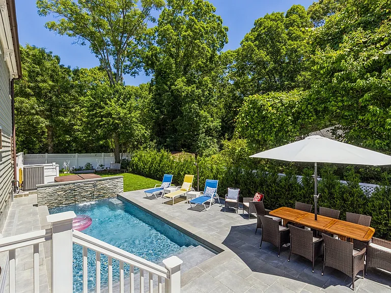 6 Beach Ave — Photo 3
