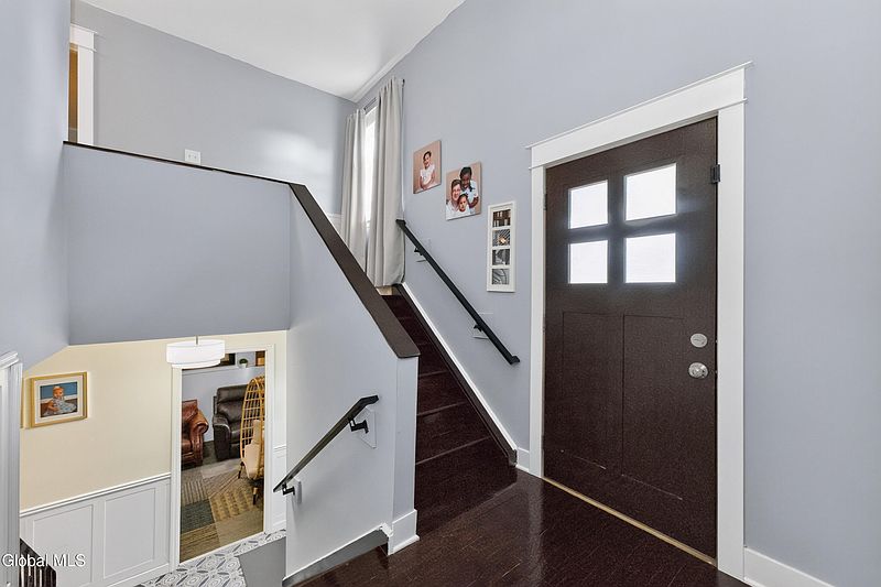 2nd image of 827 5th Avenue