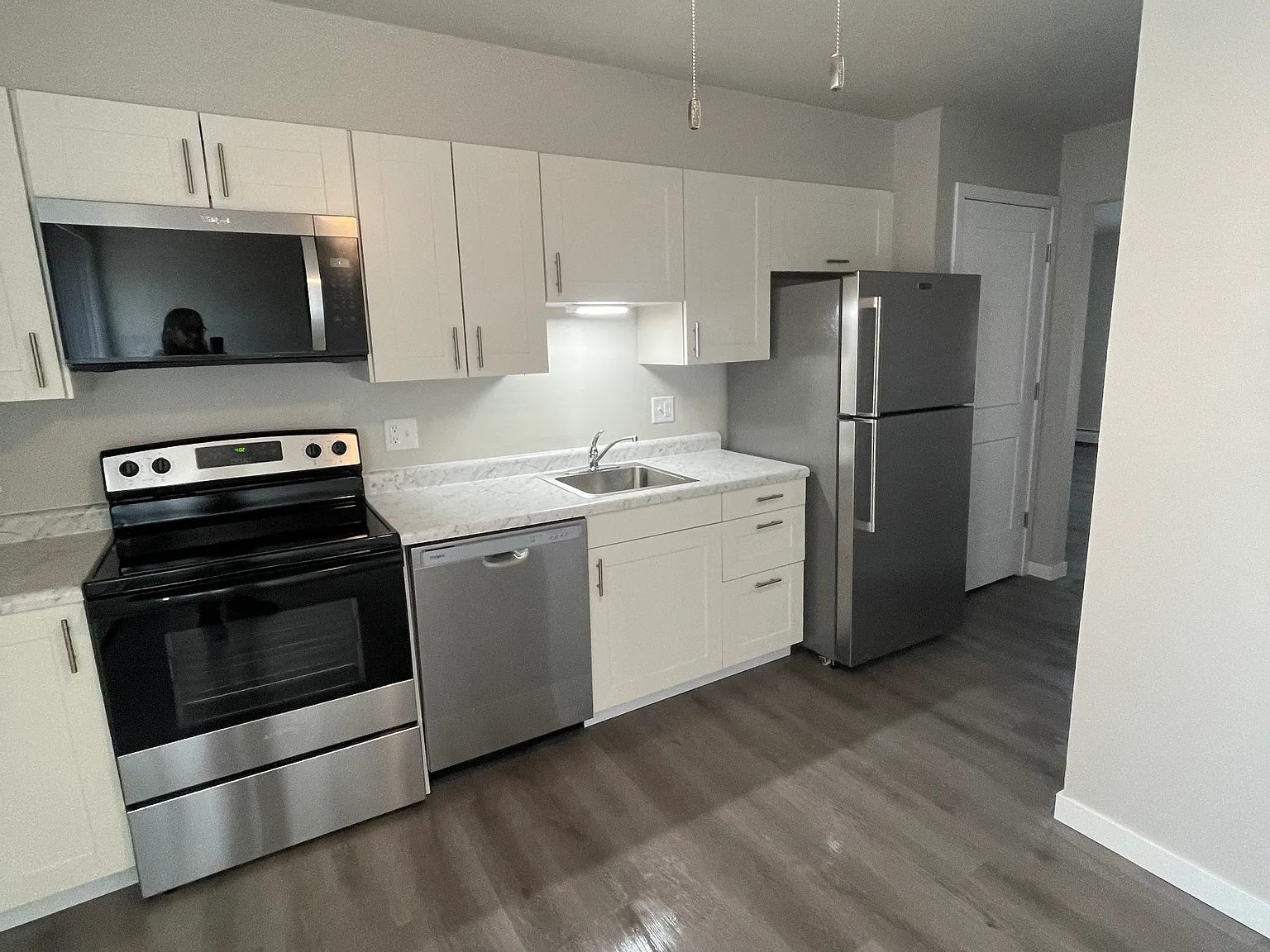 2 bed, 1.5 bath, $1,095 — Photo 2