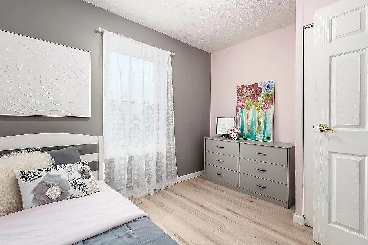 3 bed, 925 sqft, $2,000 — Photo 4