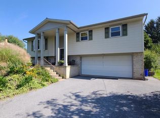 20 Colonial Dr, Jonestown, PA 17038