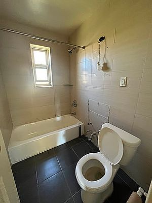 3rd image of 24 Stratford Ave #2M