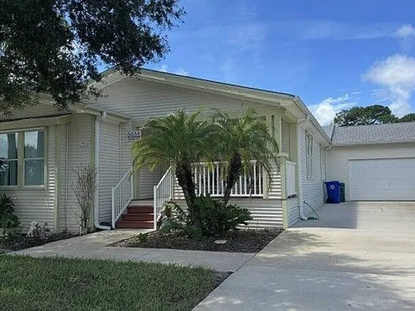 1982 E Lakeview Dr, Sebastian, FL 32958