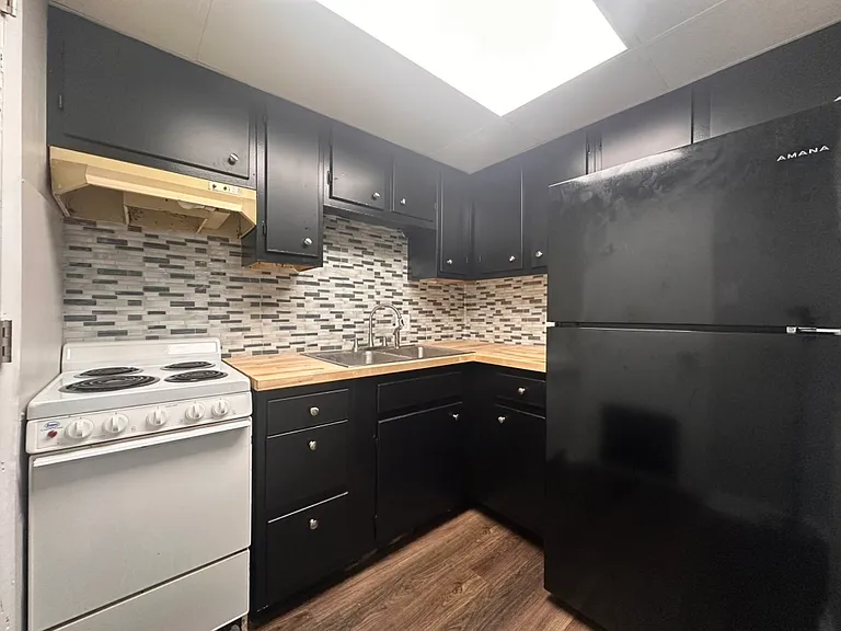 Unit 813 Kitchen