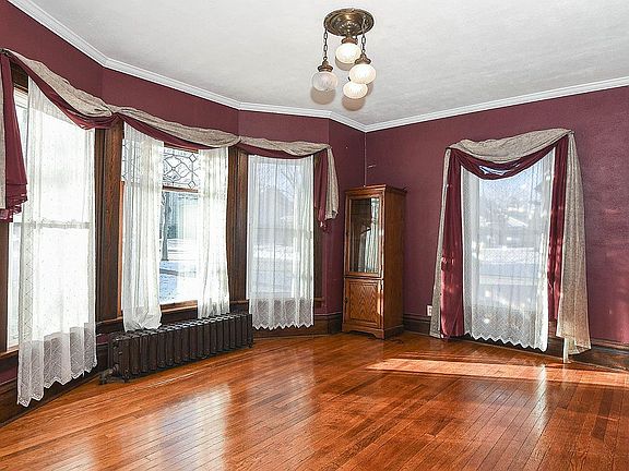 4th image of 207 S 3rd St