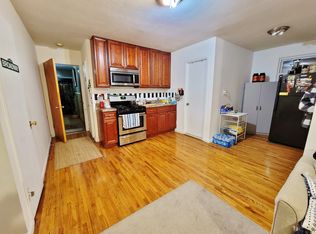 25-22 47th St #1F, Astoria, NY 11103