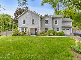 15 Macarthur Dr, Old Greenwich, CT 06870