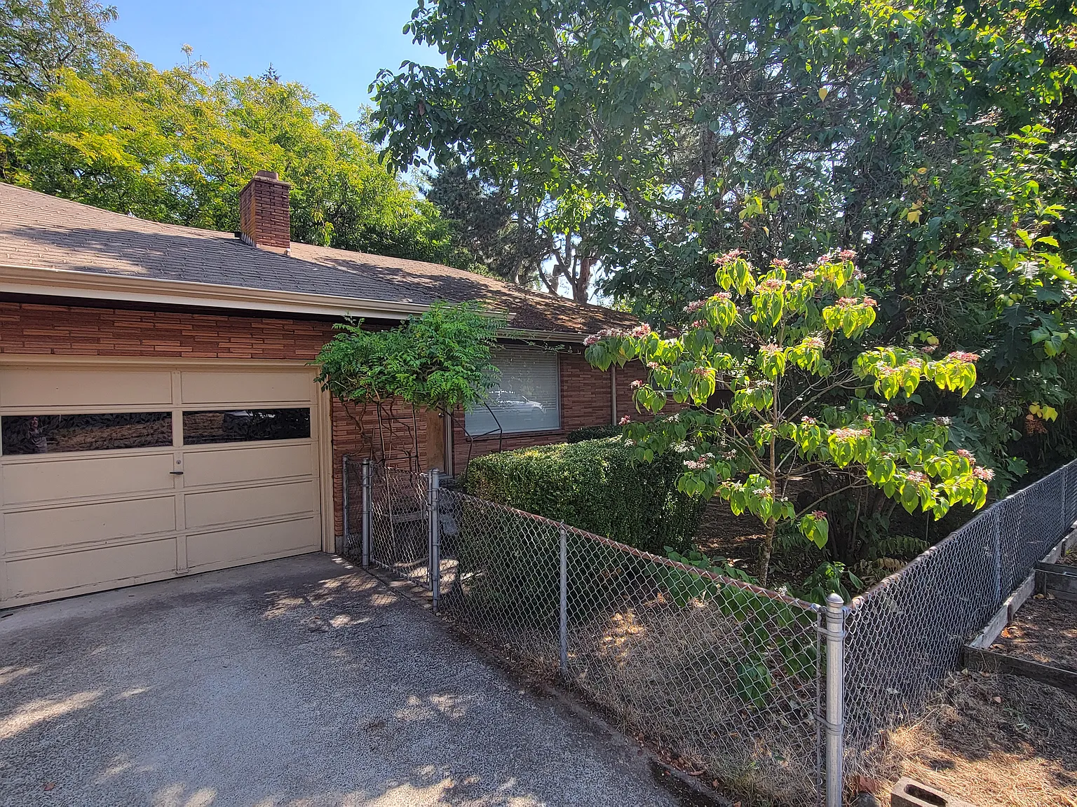 2 bed, 950 sqft, $2,495 — Photo 1