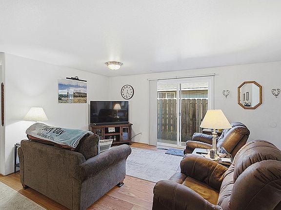 5th image of 763 Columbine Way
