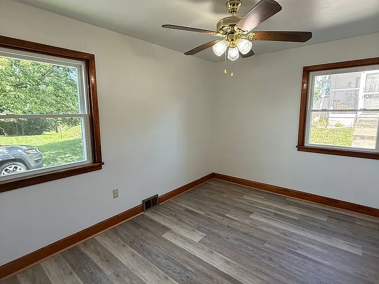 1294 Edenville Rd — Photo 5