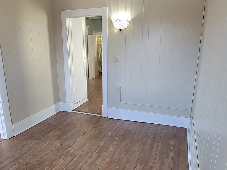 54 Birch Ave S — Photo 5