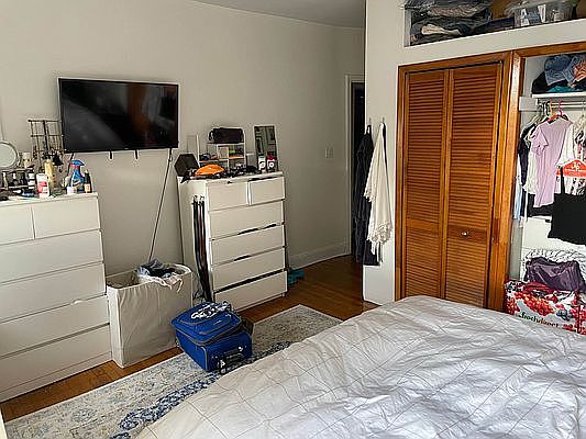 4th image of 256 Henry St APT 3