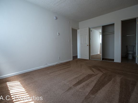 5th image of 11840 Kittridge St APT 32