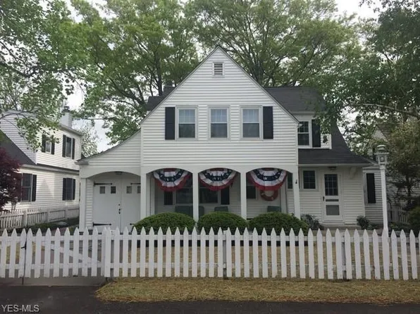 5407 Portage Dr, Vermilion, OH 44089