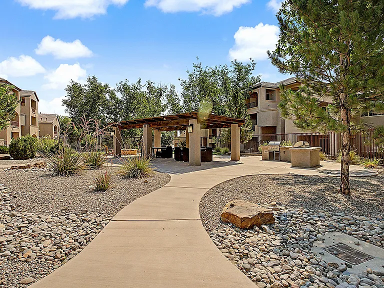 6200 Montano Plaza Dr NW Albuquerque, NM-36