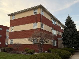 4742 W 101st St APT 1S, Oak Lawn, IL