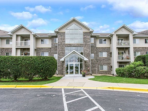 5th image of 1321 Lake Dr #16909979