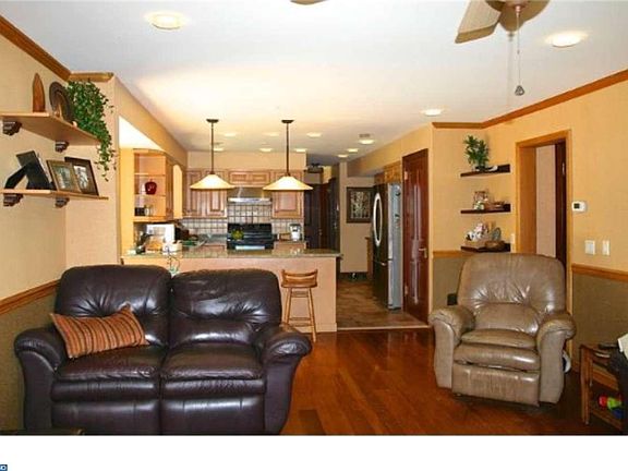 3rd image of 1896 Beechwood Dr