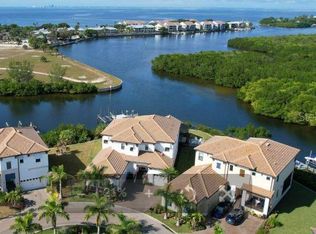 1122 Seagrape Dr, Ruskin, FL 33570