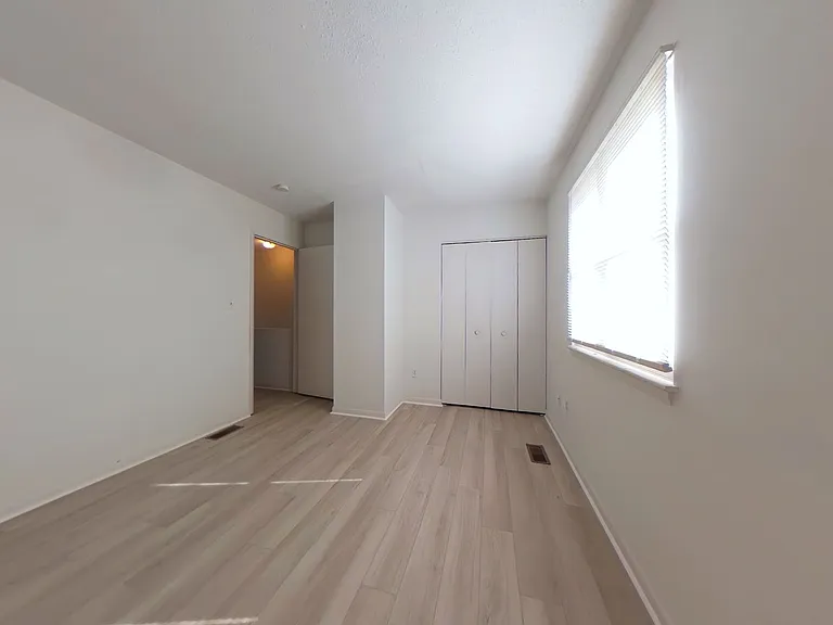 1113 Old Denbigh Blvd — Photo 9
