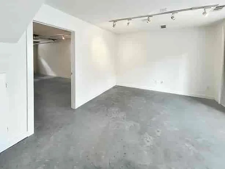 322 Peters St SW #2 — Photo 25