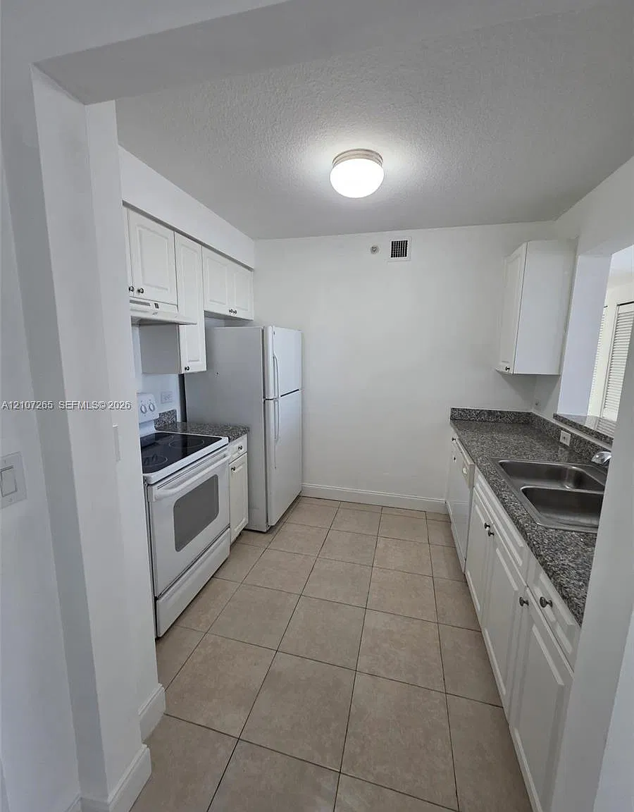 Brickell Vista Condo — Photo 4