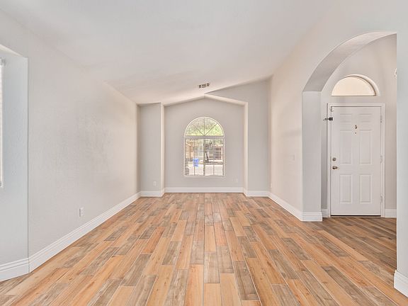 5th image of 3381 E Flamingo Ct