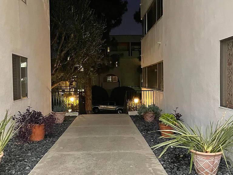 Entry pathway