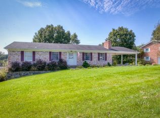 430 Spruce St, Mt Carmel, TN 37645