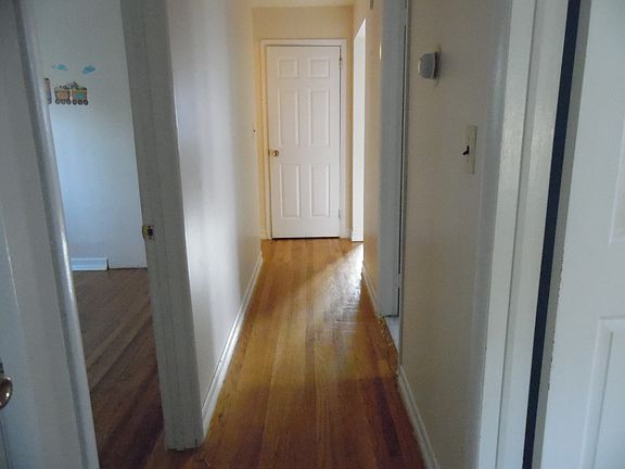 4th image of 6 Dahnert Park Ln