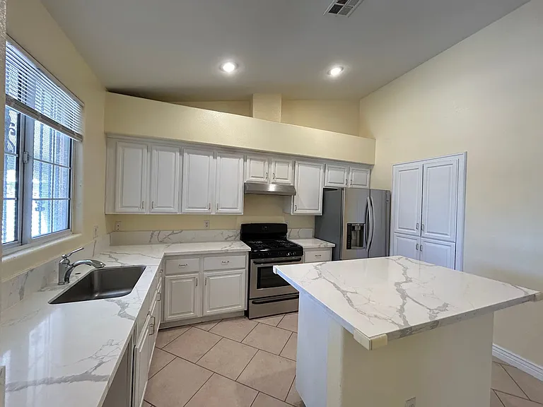 4685 E Wyoming Ave — Photo 6