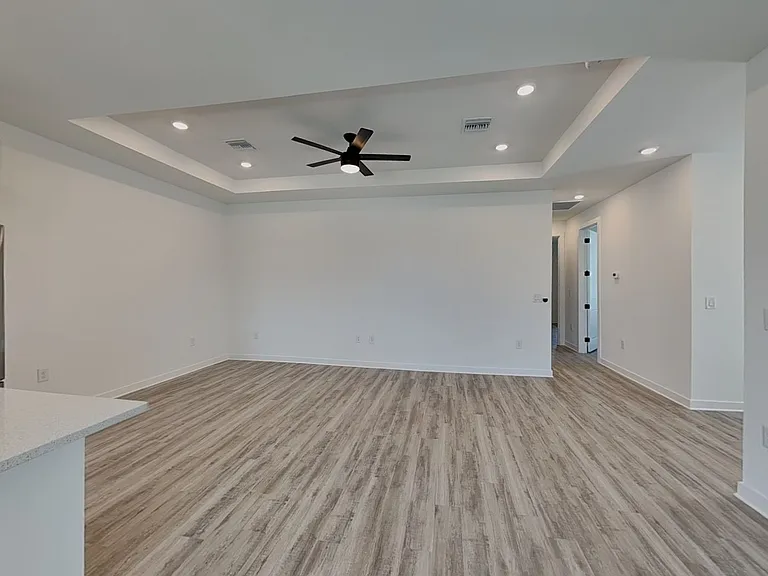 1128 Bismarck Rd — Photo 11