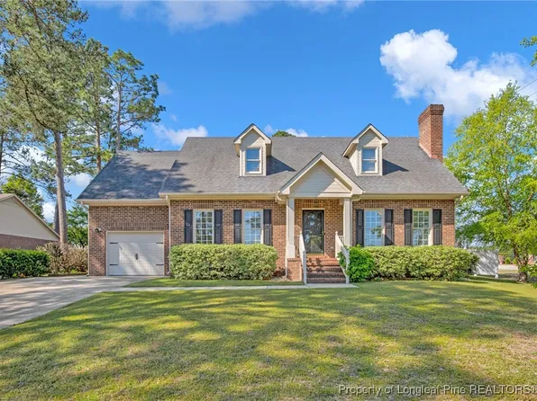 2000 Fordham Dr, Fayetteville, NC 28304