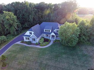 18 Bridlewood Loop, Rexford, NY 12148