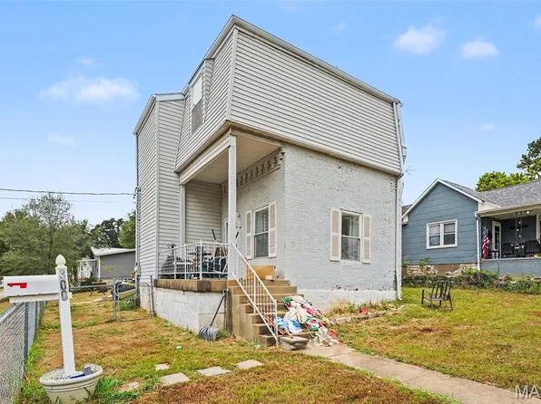300 Stewart St, De Soto, MO 63020