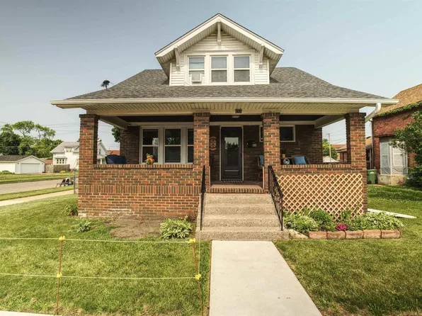 300 N 4th St, Clinton, IA 52732