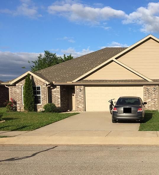 1st image of 141 Foxglove St #141