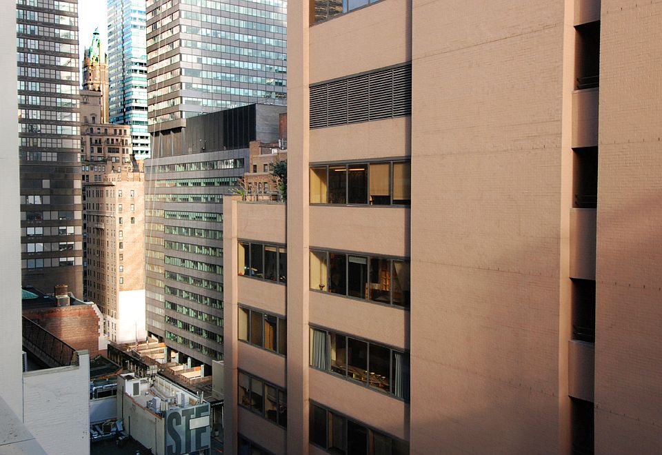 1st image of 153 E 57th St APT 18J