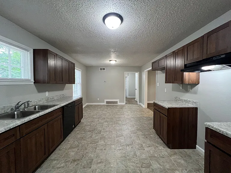 972 S Whitehaven Park Cir — Photo 12