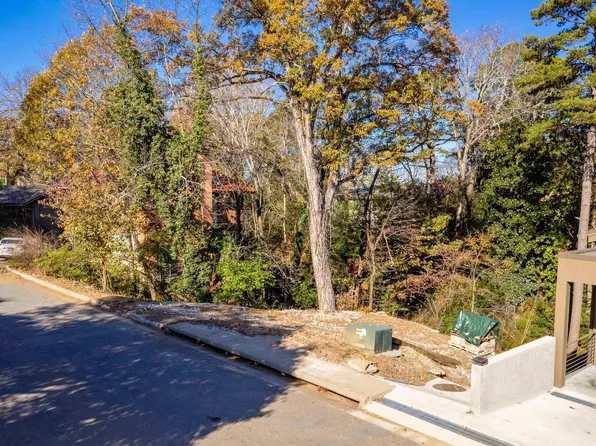 5620 Scenic Dr, Little Rock, AR 72207