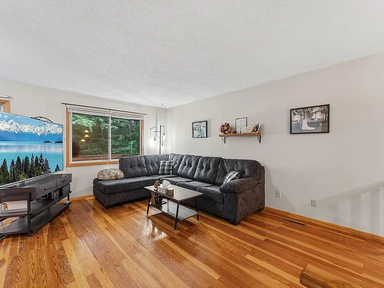 1645 Hickory Ln #1 — Photo 3