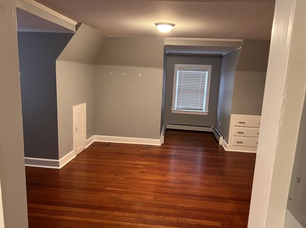 40 Hawes St #3