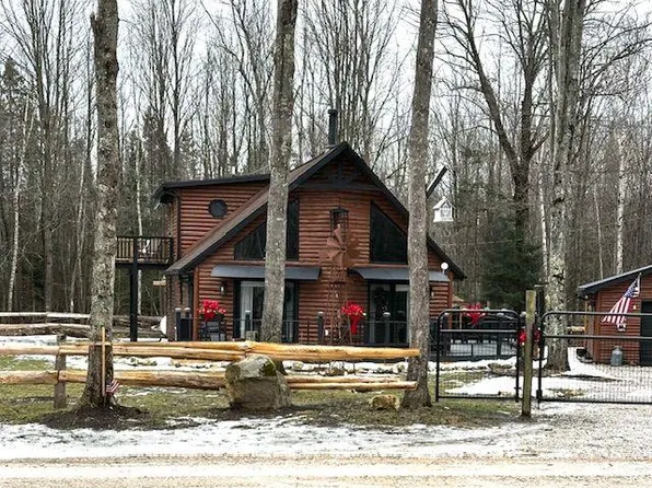 9231 W Gierke Rd, Manistique, MI 49854