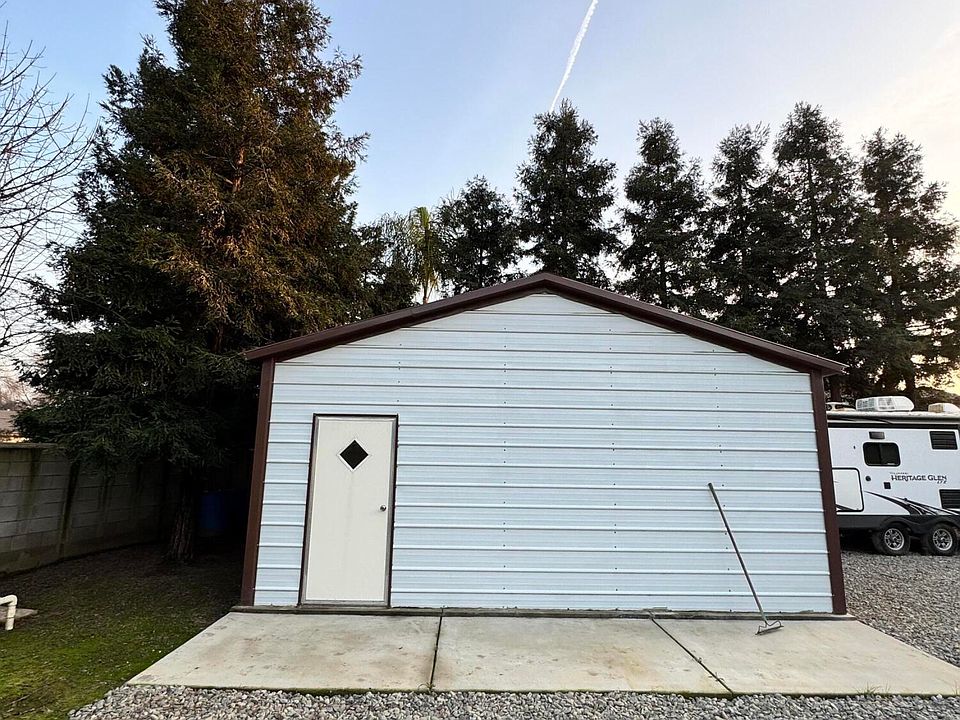 2nd image of 1826 Tocia Avenue